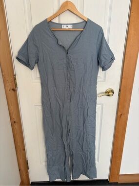 Vestige Story Light Bkue Button-Front Jumpsuit - Medium